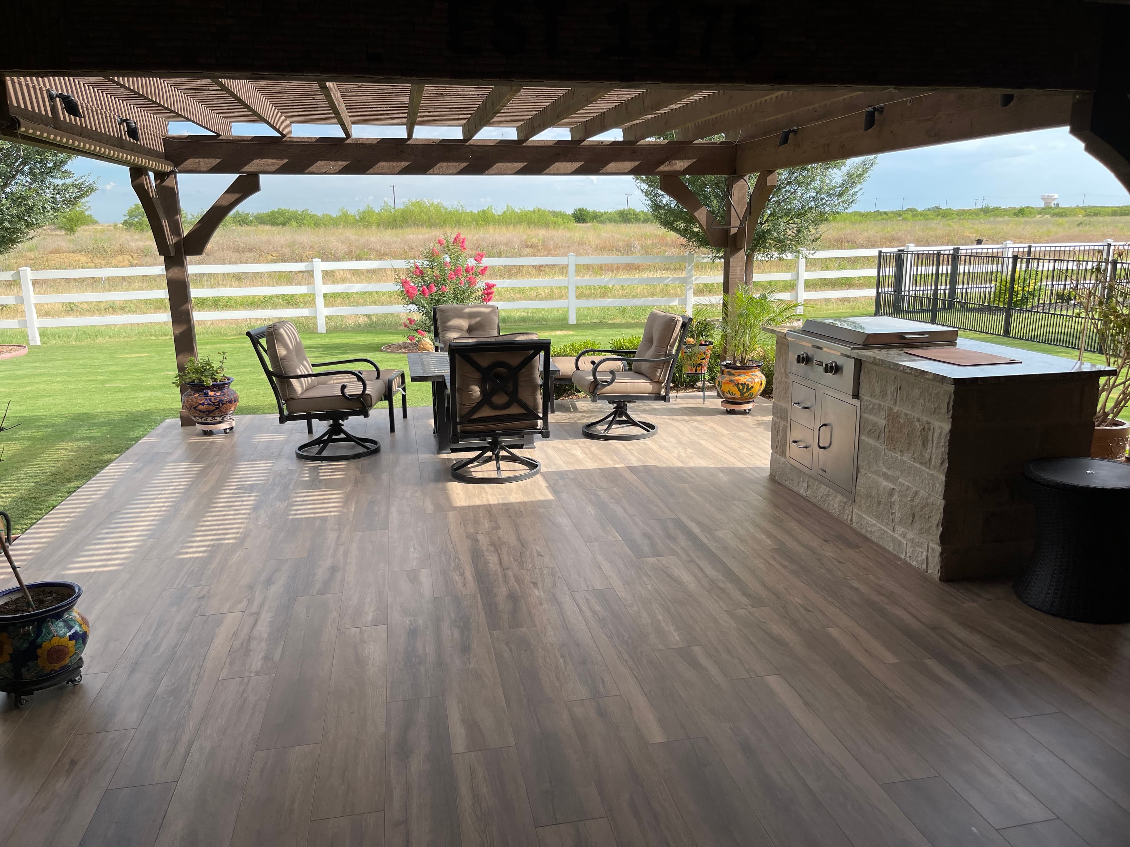 Covered patio with outdoor kitchen